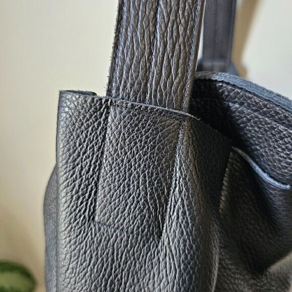 EUC LIKE NEW FOKS FORM BLACK SOFT GENUINE LEATHER TOTE LARGE - Picture 7 of 16